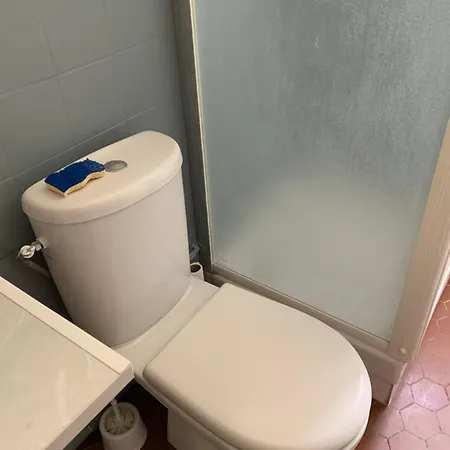 F2 Agreable Avec Terrasse * لوسات