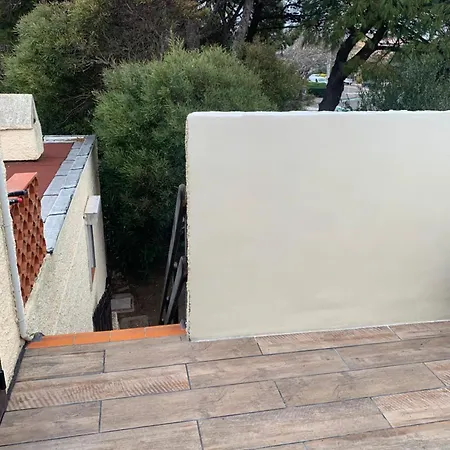 F2 Agreable Avec Terrasse